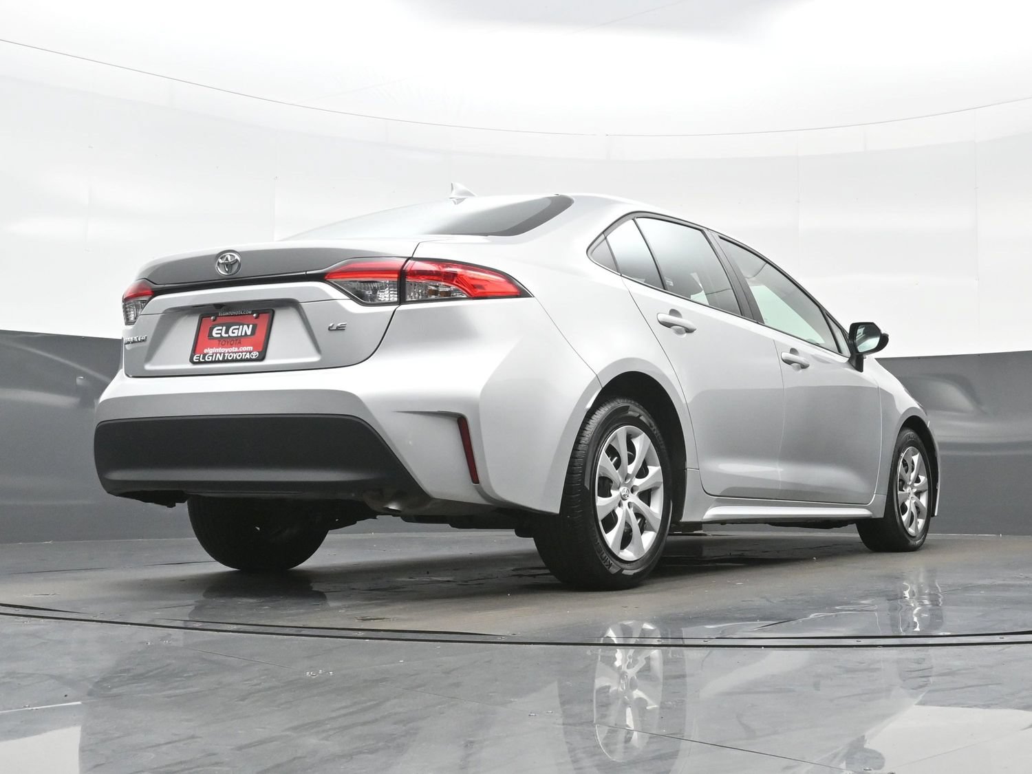 Used 2025 Toyota Corolla LE FWD image 29