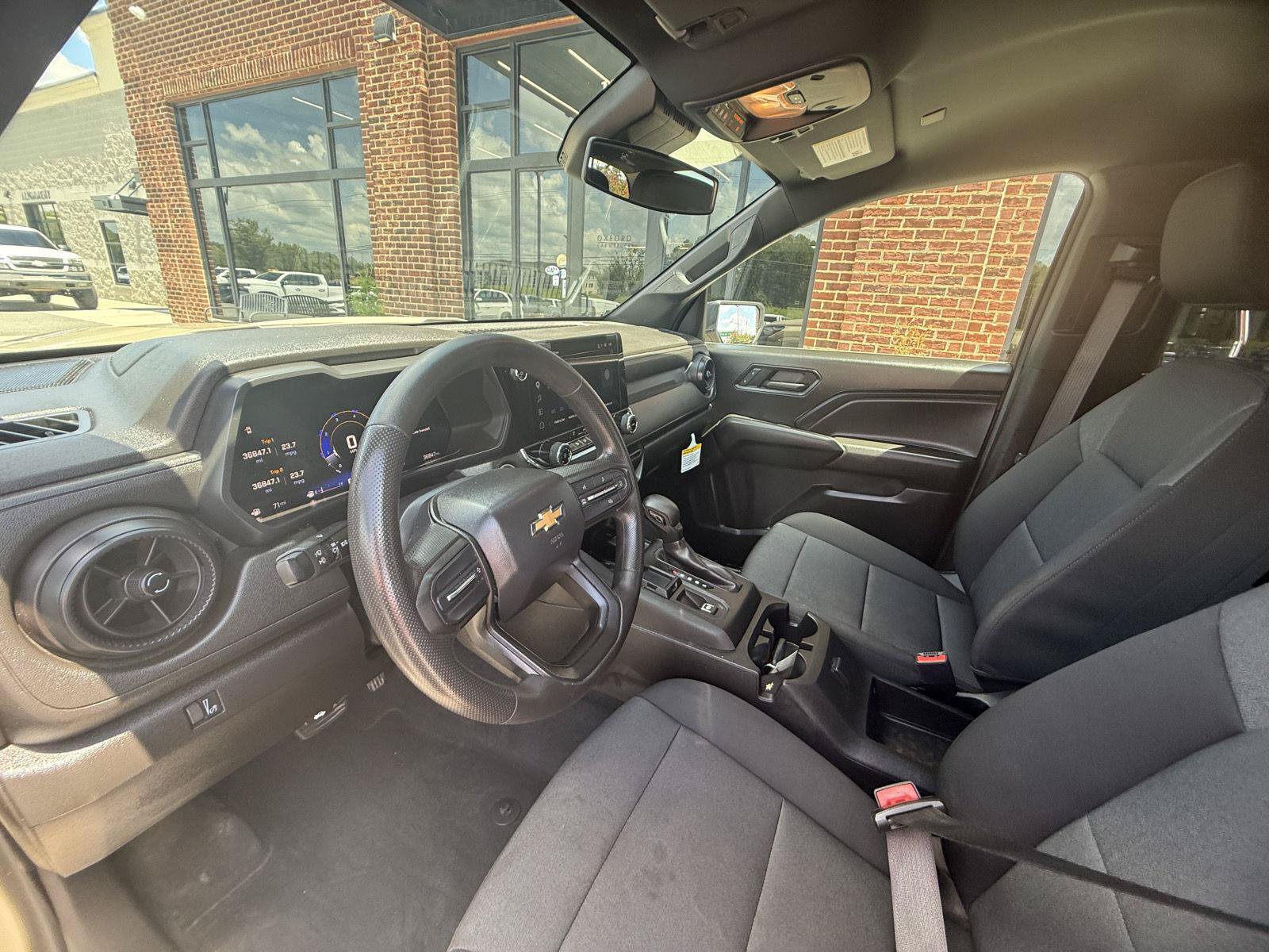 Used 2024 Chevrolet Colorado W/T RWD image 15