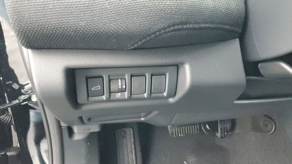 Used 2026 Subaru Outback Limited AWD/4WD image 12