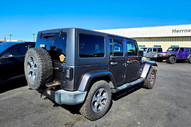 Used 2017 Jeep Wrangler Unlimited Sahara w/ Connectivity Group AWD/4WD image 30