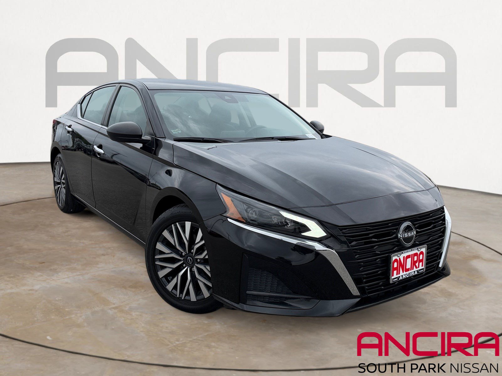 Used 2024 Nissan Altima 2.5 SV FWD image 1