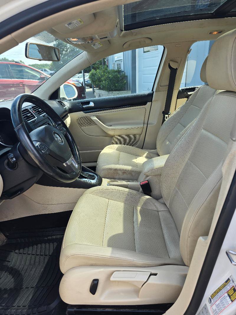 Used 2011 Volkswagen Jetta TDI image 4