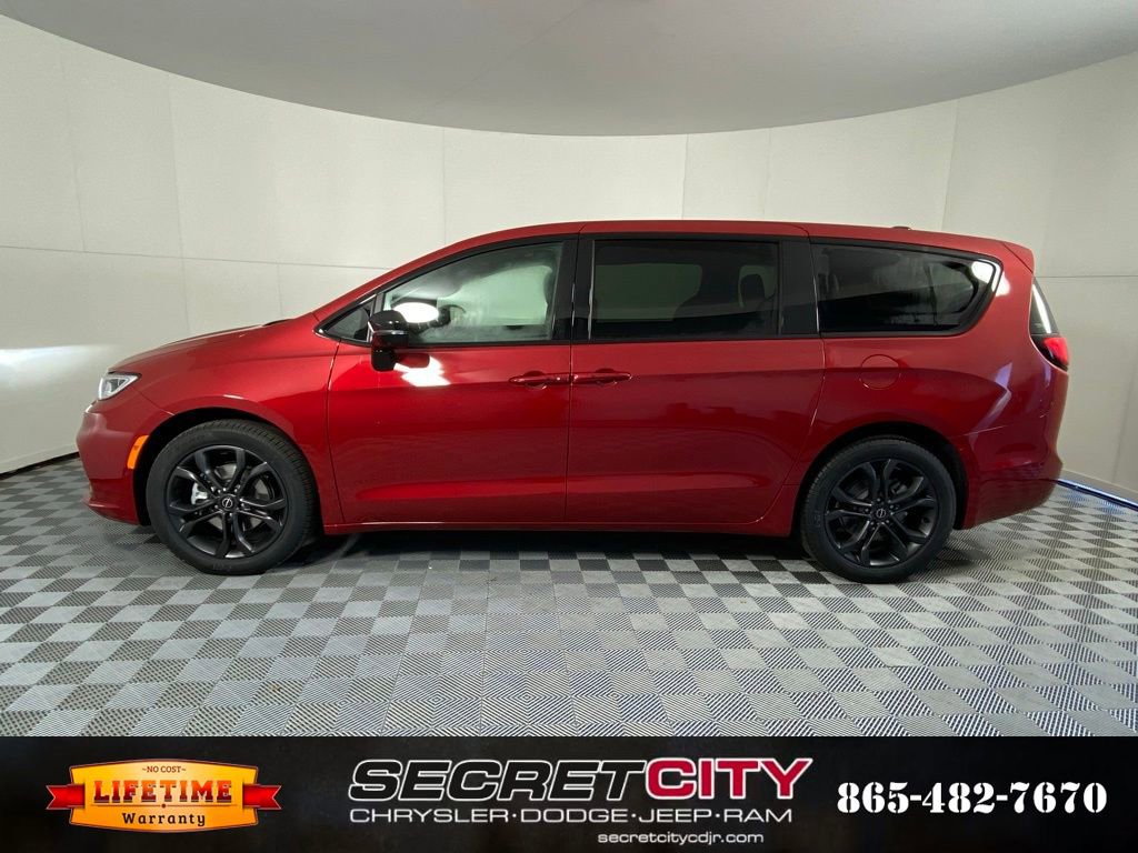 New 2026 Chrysler Pacifica Select image 4