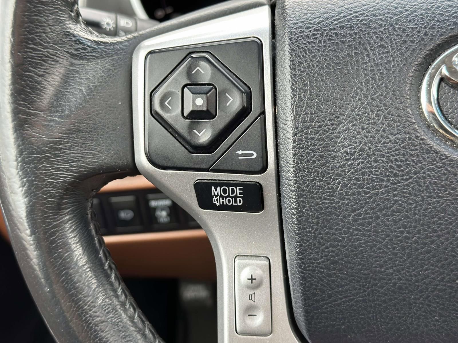 Used 2017 Toyota Sequoia Platinum AWD/4WD image 14
