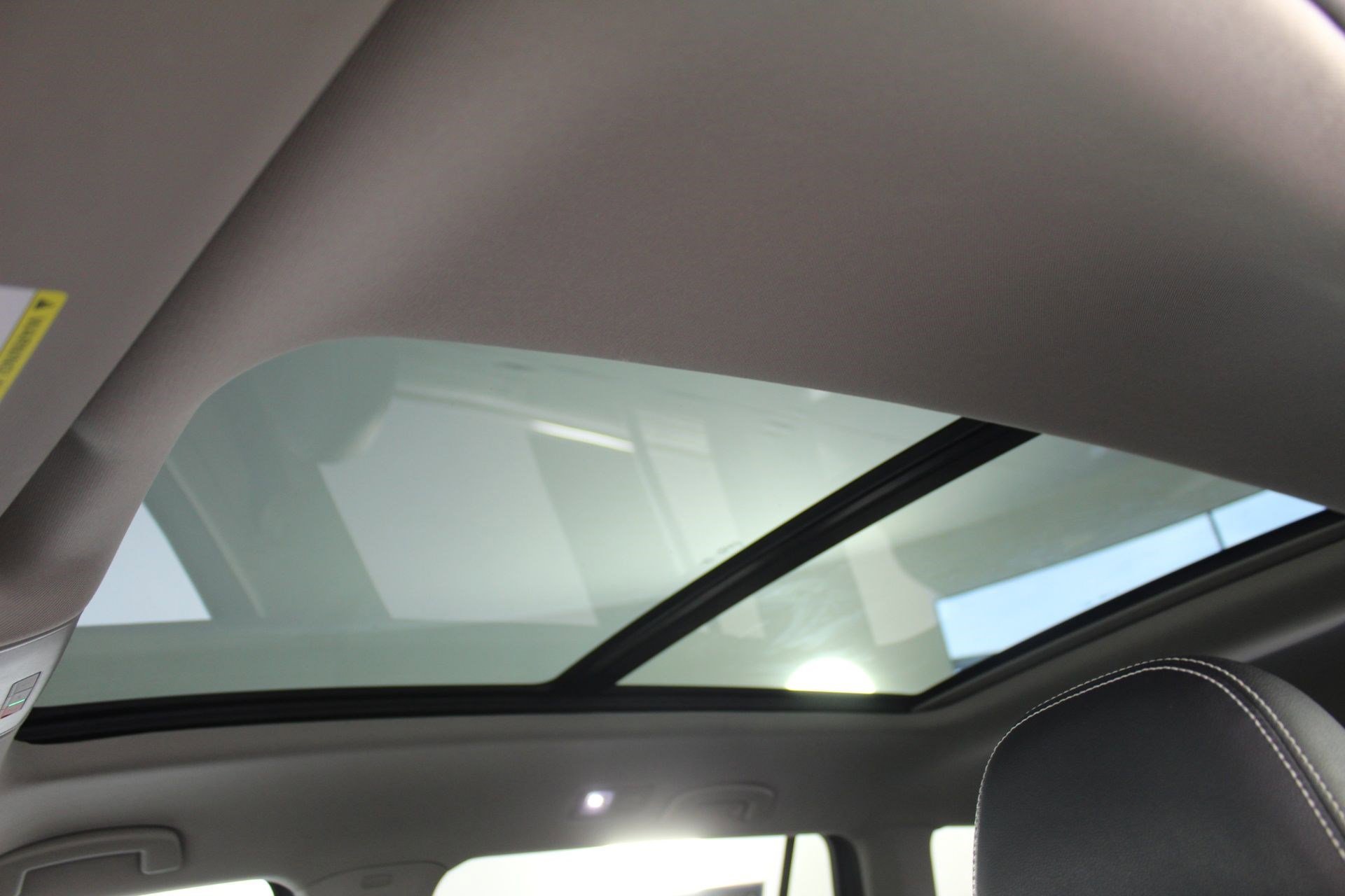 Used 2023 Volkswagen Atlas SE w/ Panoramic Sunroof Package image 12