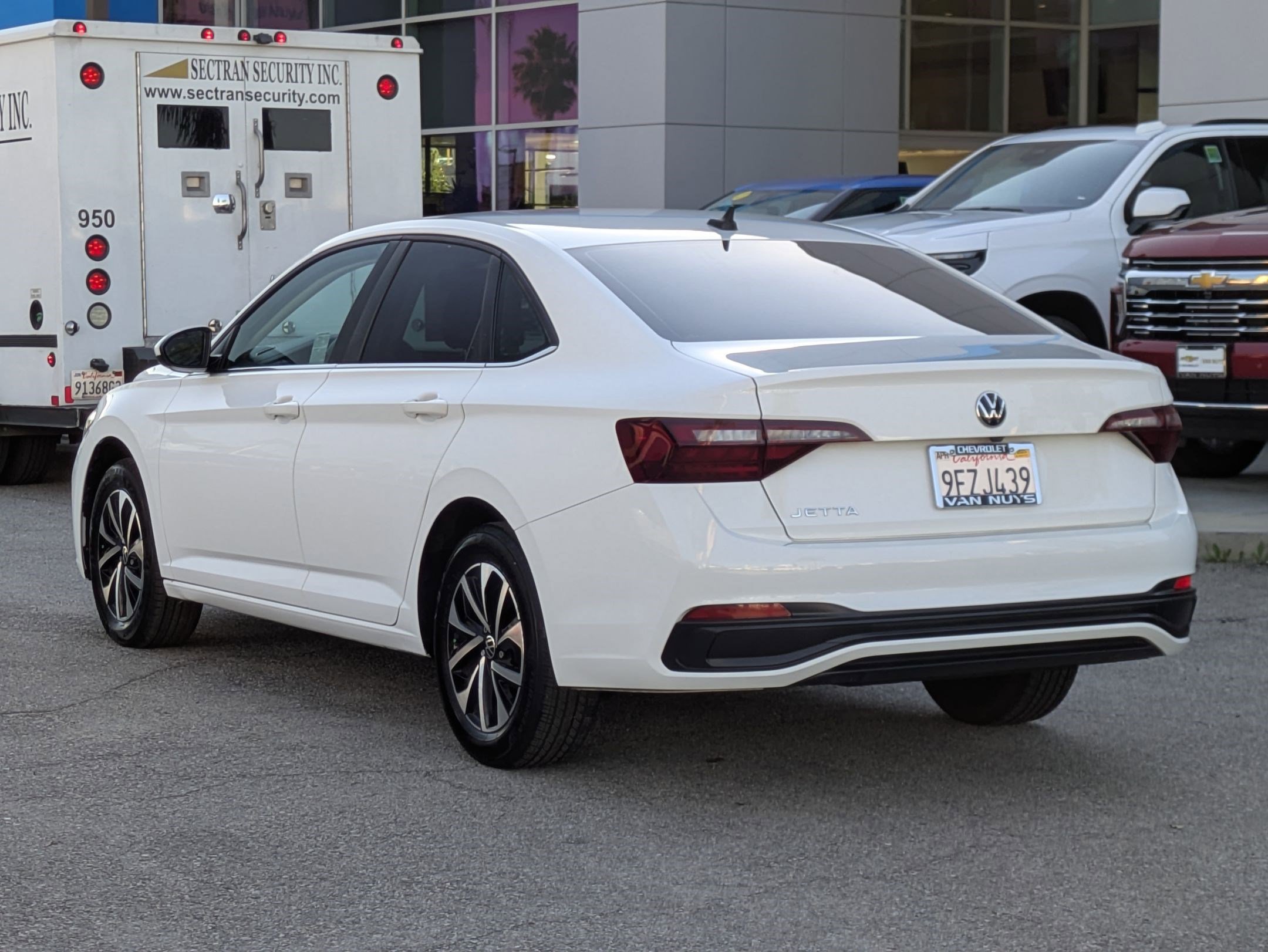 Used 2023 Volkswagen Jetta S image 7