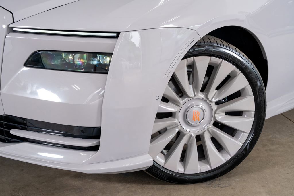 Used 2024 Rolls-Royce Spectre w/ Spectre Launch Package AWD/4WD image 3