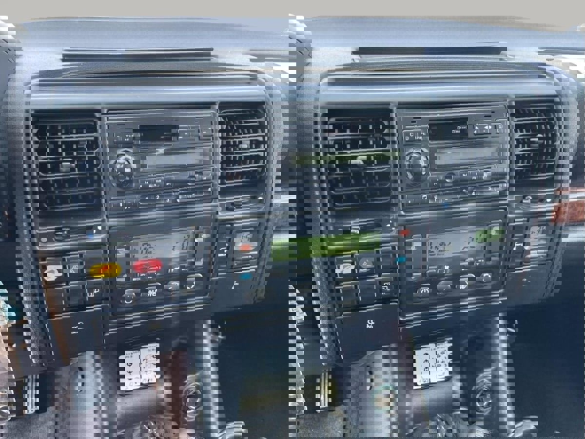 Used 2004 Land Rover Discovery SE image 11