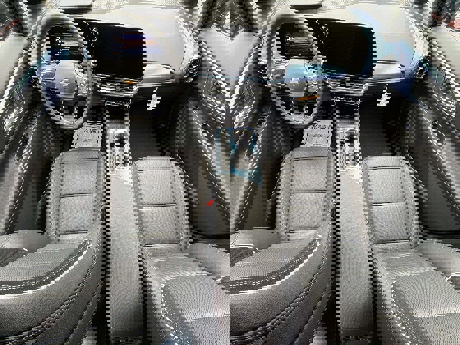 New 2026 Chevrolet Equinox EV LT w/ Convenience Package II image 2