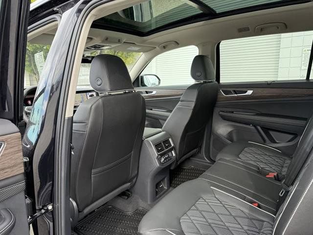 New 2025 Volkswagen Atlas SEL Premium R-Line image 17