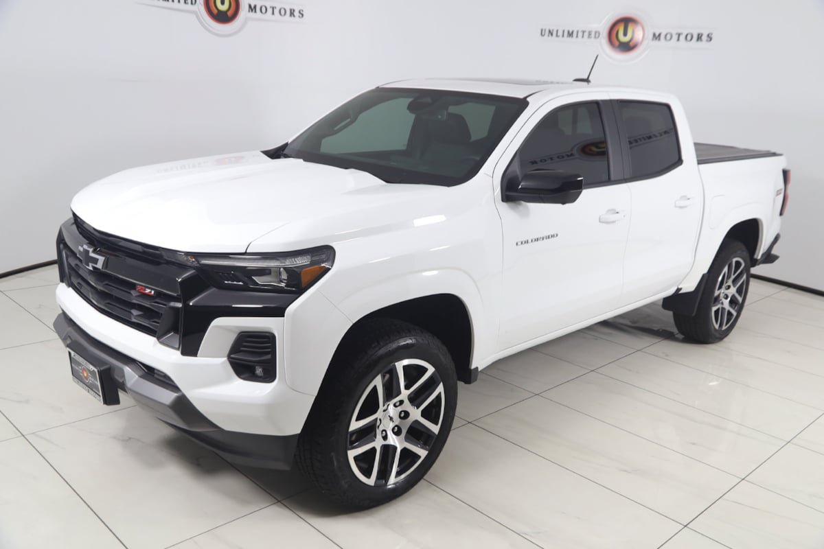 Used 2024 Chevrolet Colorado Z71 w/ Z71 Convenience Package 2 AWD/4WD image 21