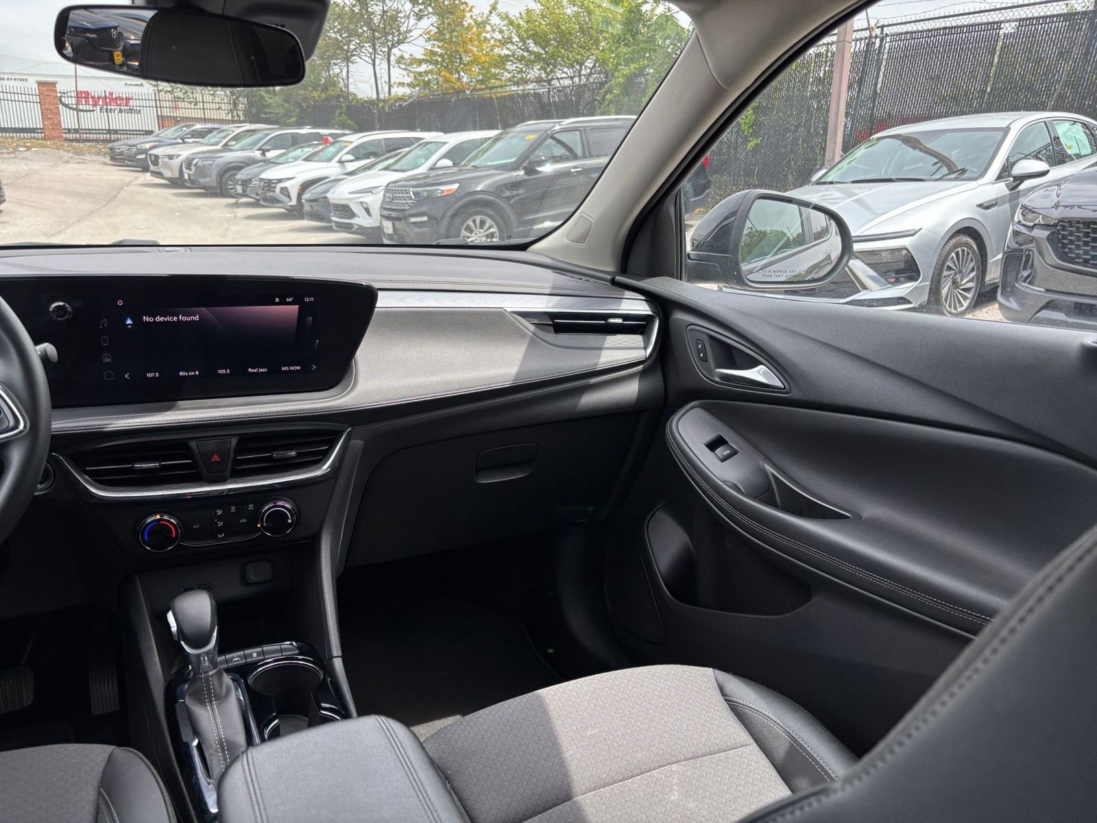 Used 2025 Buick Encore GX Preferred FWD image 30