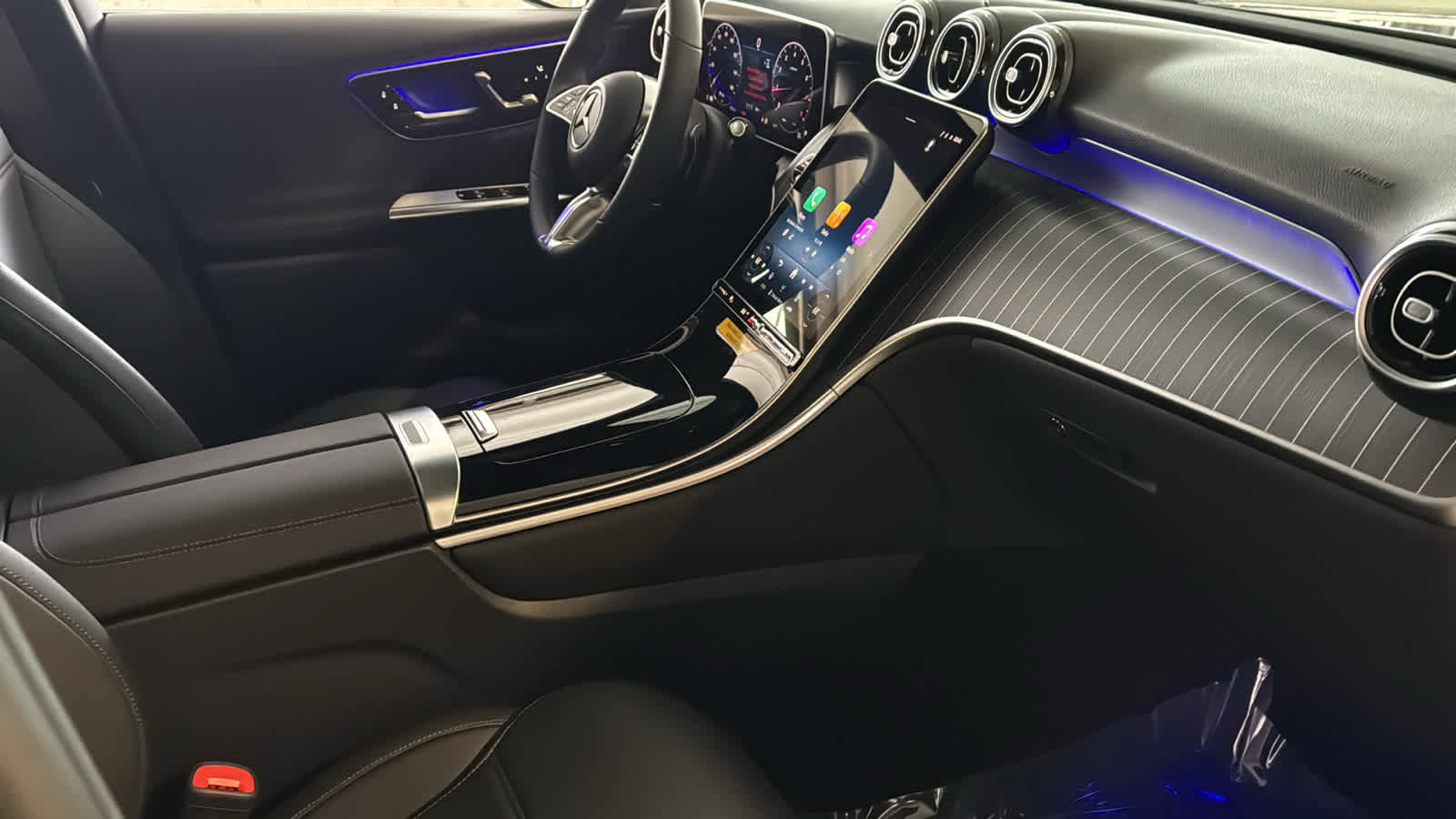 New 2026 Mercedes-Benz GLC 300 4MATIC image 35