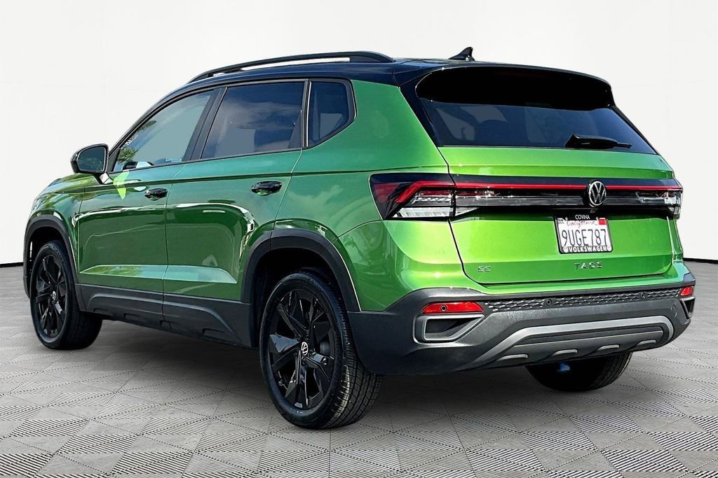 Used 2025 Volkswagen Taos SE image 4
