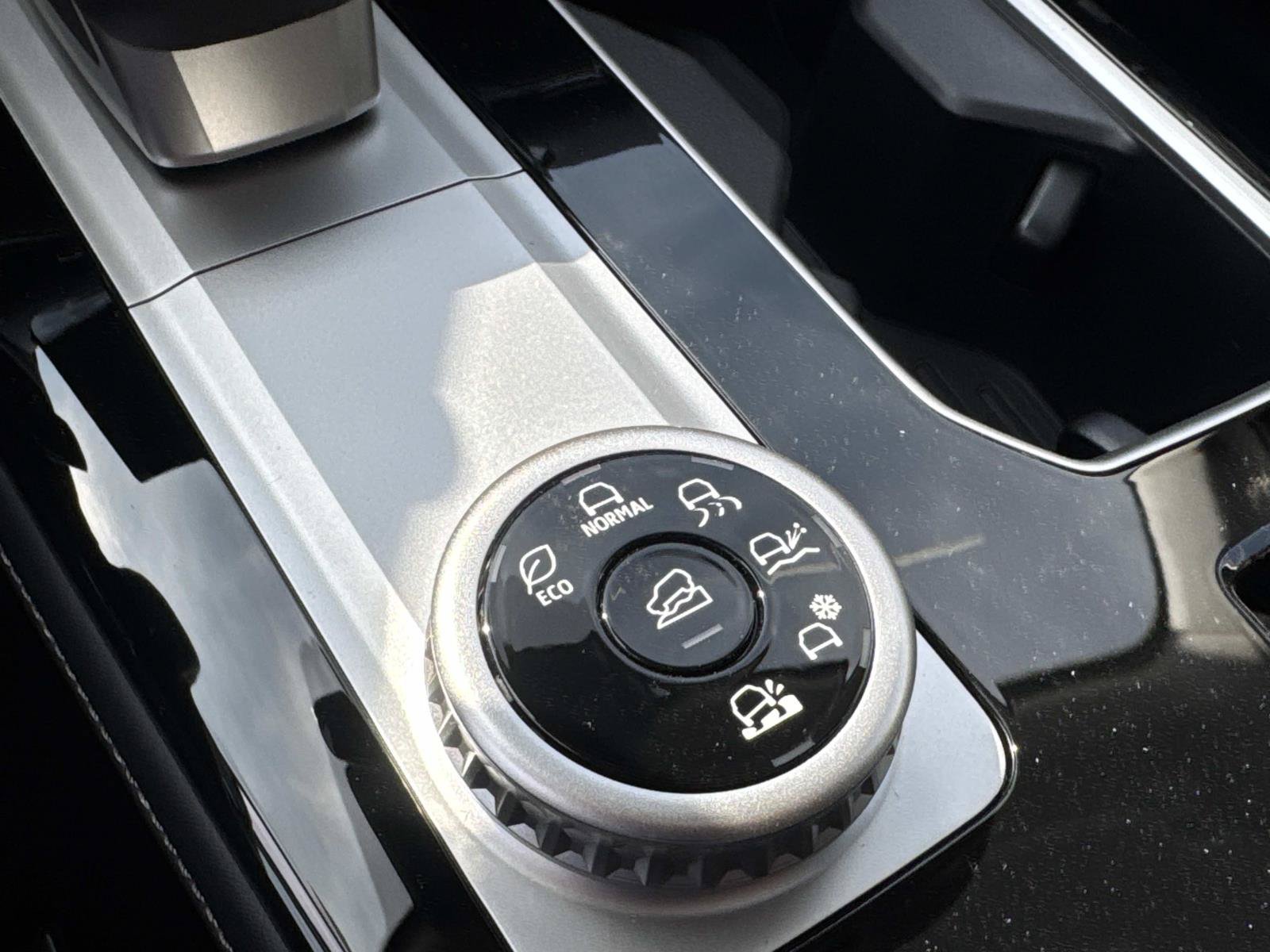 New 2026 Mitsubishi Outlander AWD image 26