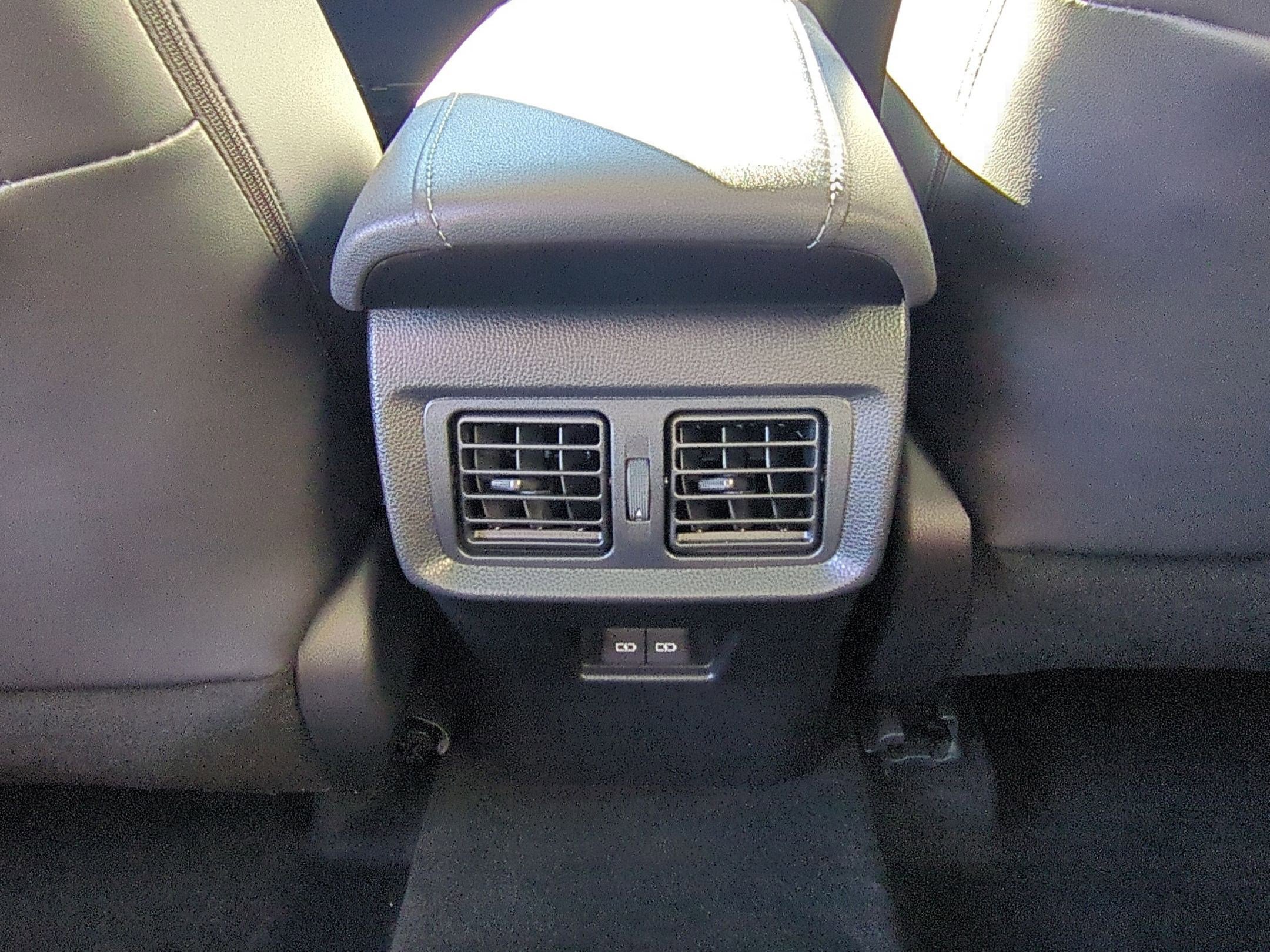 Used 2024 Toyota Venza Nightshade image 28