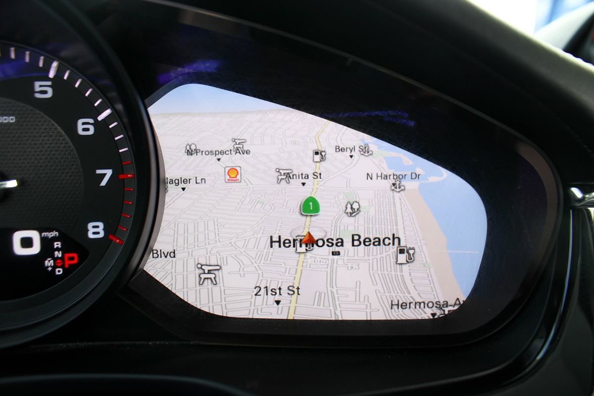 Used 2018 Porsche Panamera 4 AWD/4WD image 31