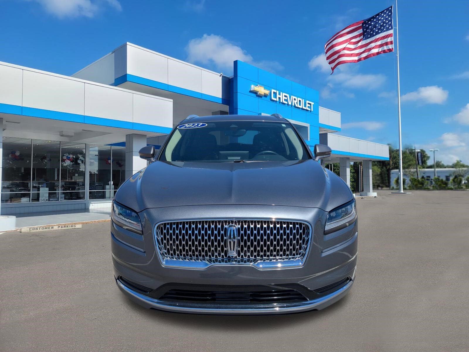 Used 2023 Lincoln Nautilus FWD w/ Premium Package image 2