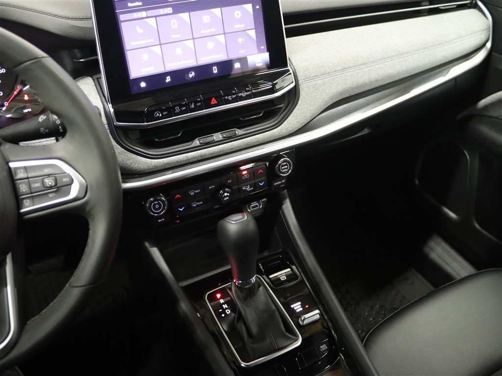 Used 2023 Jeep Compass Latitude w/ Convenience Group image 31