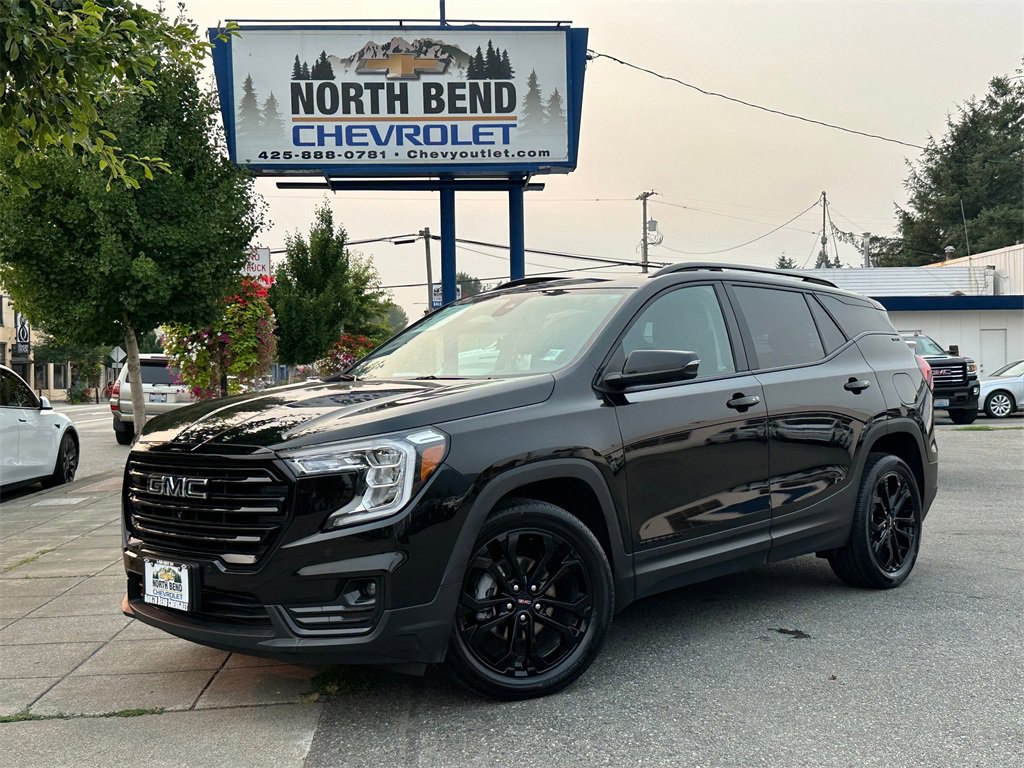 Used 2022 GMC Terrain SLT w/ Tech Package