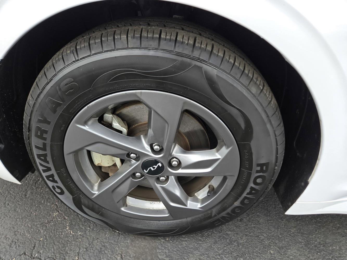 Used 2023 Kia K5 LXS image 41