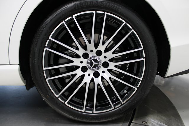 Used 2024 Mercedes-Benz C 300 4MATIC Sedan w/ Exclusive Trim Package image 34