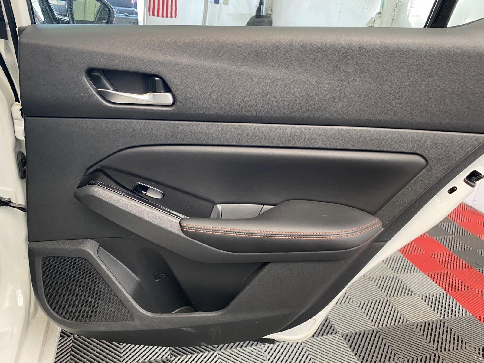 Used 2024 Nissan Altima 2.5 SR FWD image 10