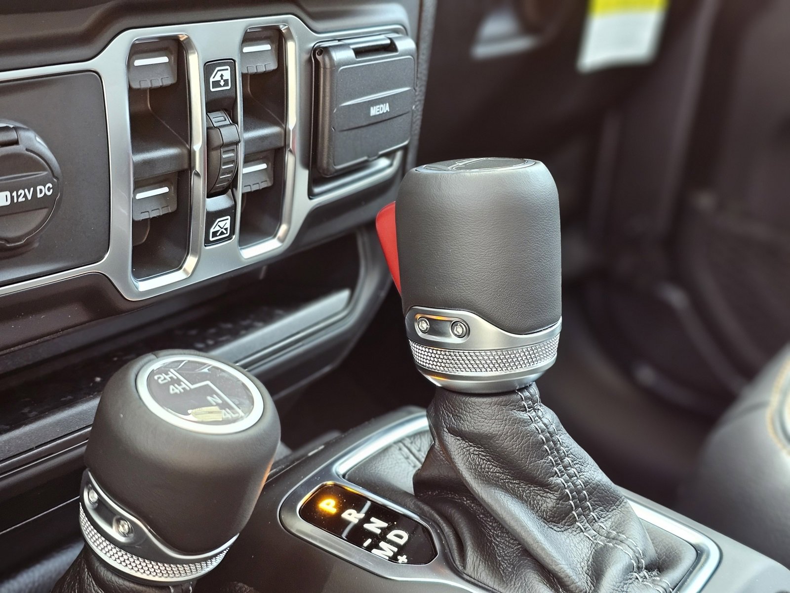 New 2026 Jeep Gladiator Sahara image 15