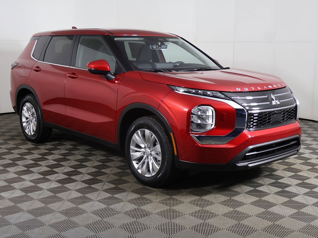 New 2026 Mitsubishi Outlander ES image 2