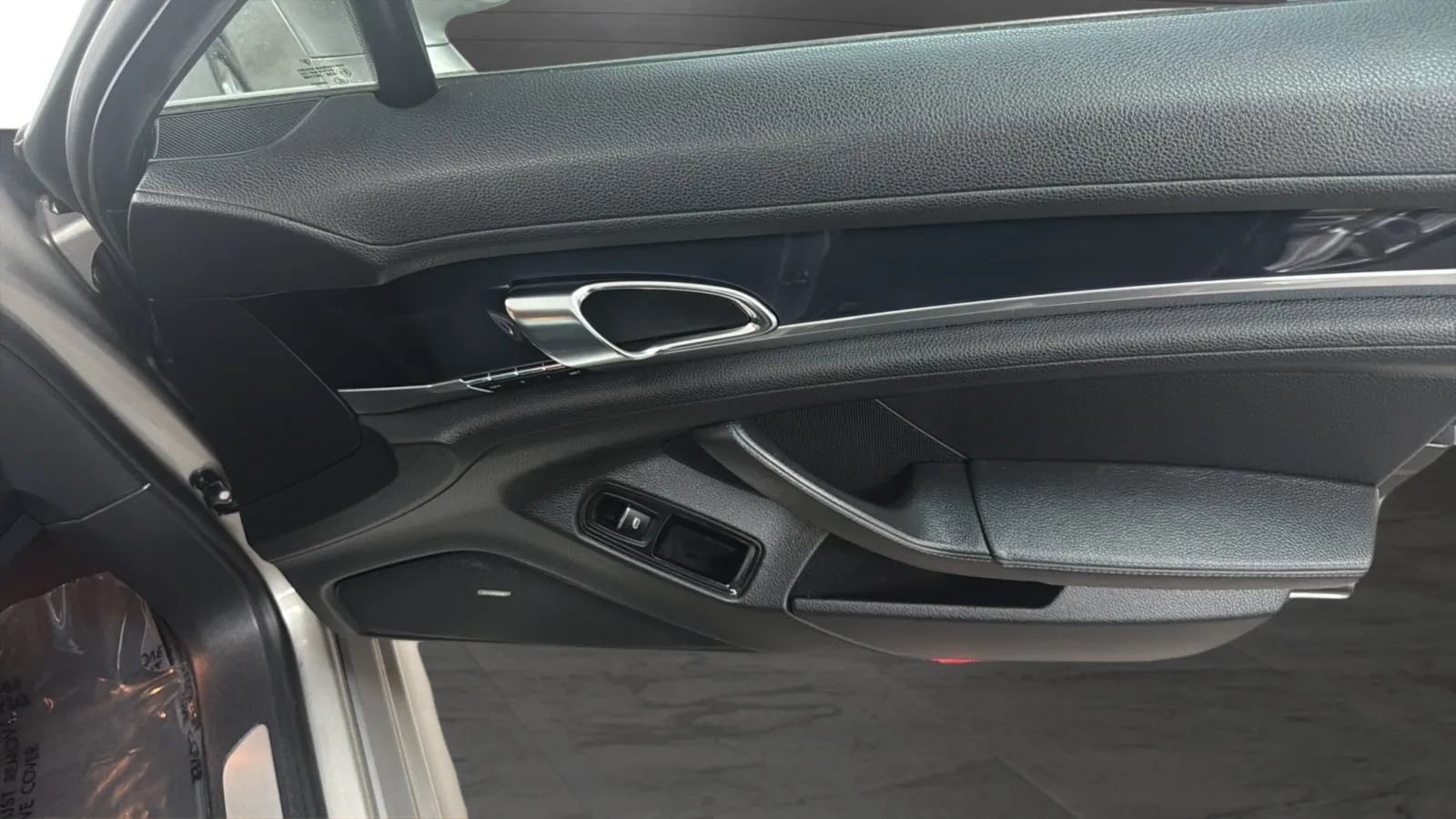 Used 2012 Porsche Panamera S RWD image 17