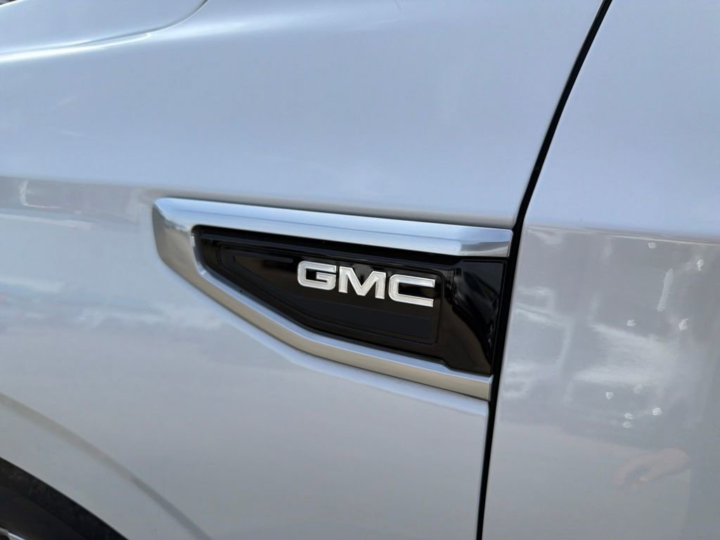 Used 2023 GMC Yukon XL Denali w/ Denali Reserve Package image 19