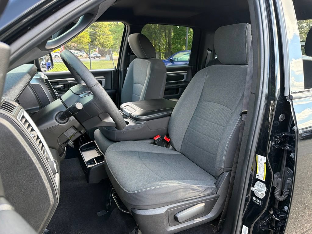 Used 2024 RAM 1500 Warlock AWD/4WD image 18