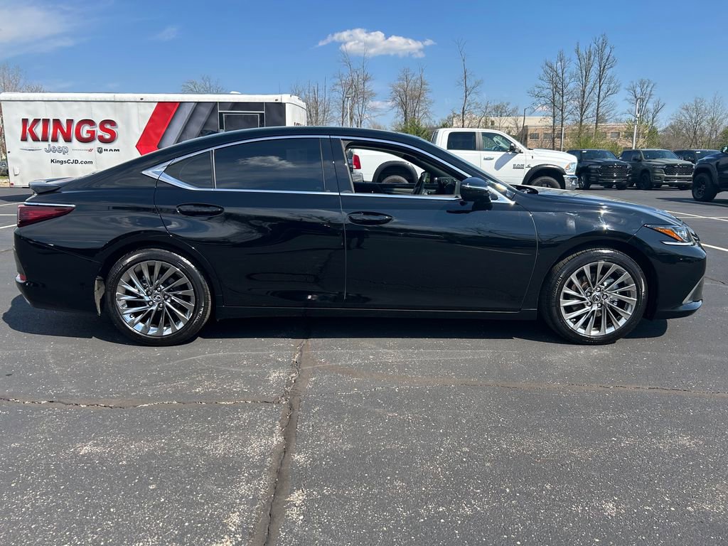 Used 2025 Lexus ES 350 Luxury w/ Accessory Package (Z1) image 8