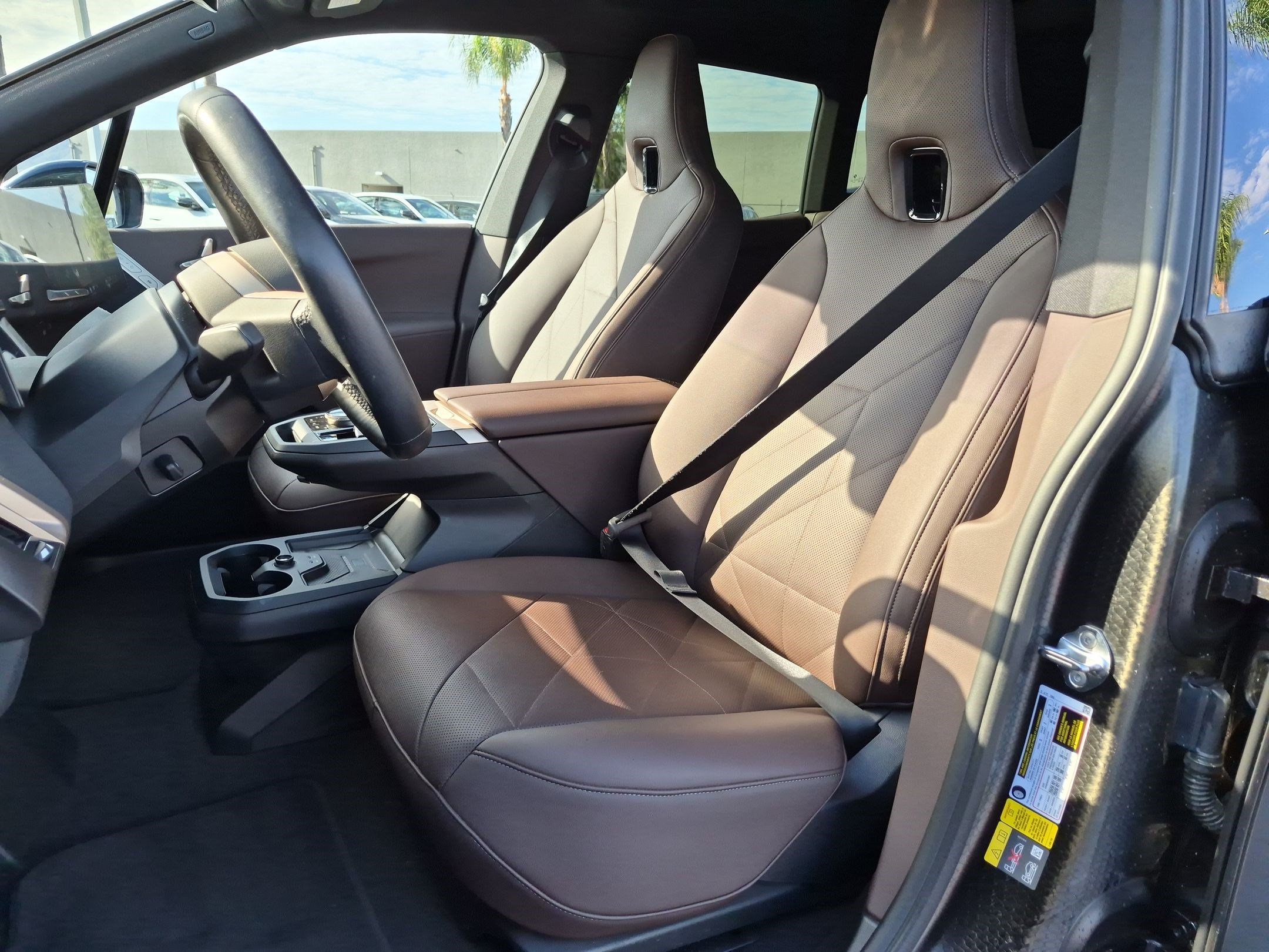 Certified 2024 BMW iX xDrive50 w/ Premium Package AWD/4WD image 16
