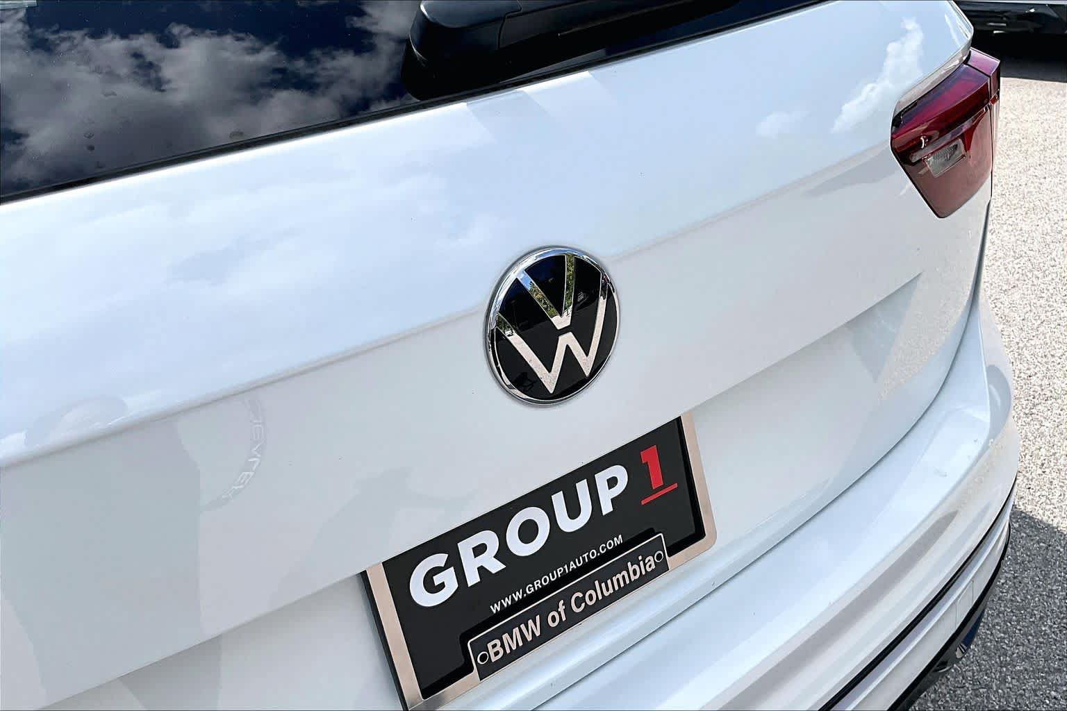 Used 2024 Volkswagen Tiguan SE R-Line FWD image 9