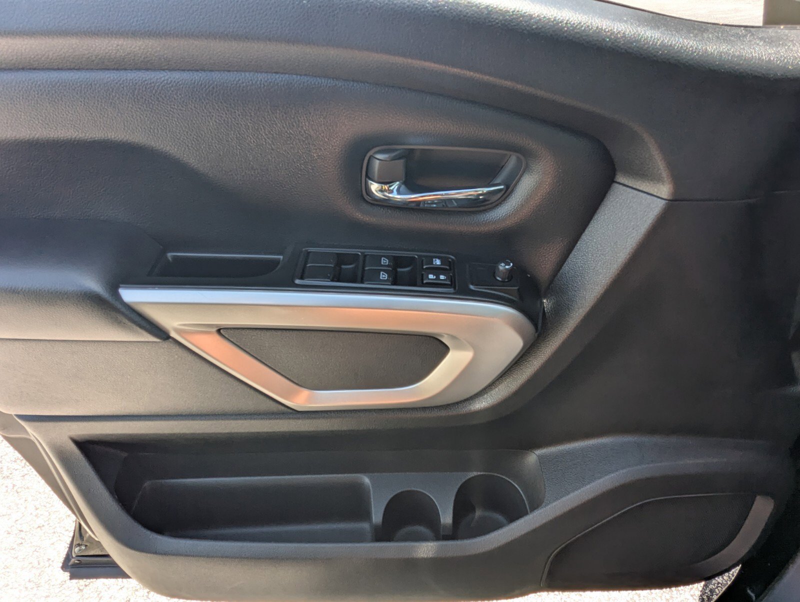Certified 2023 Nissan Titan SV w/ SV Convenience Package AWD/4WD image 39