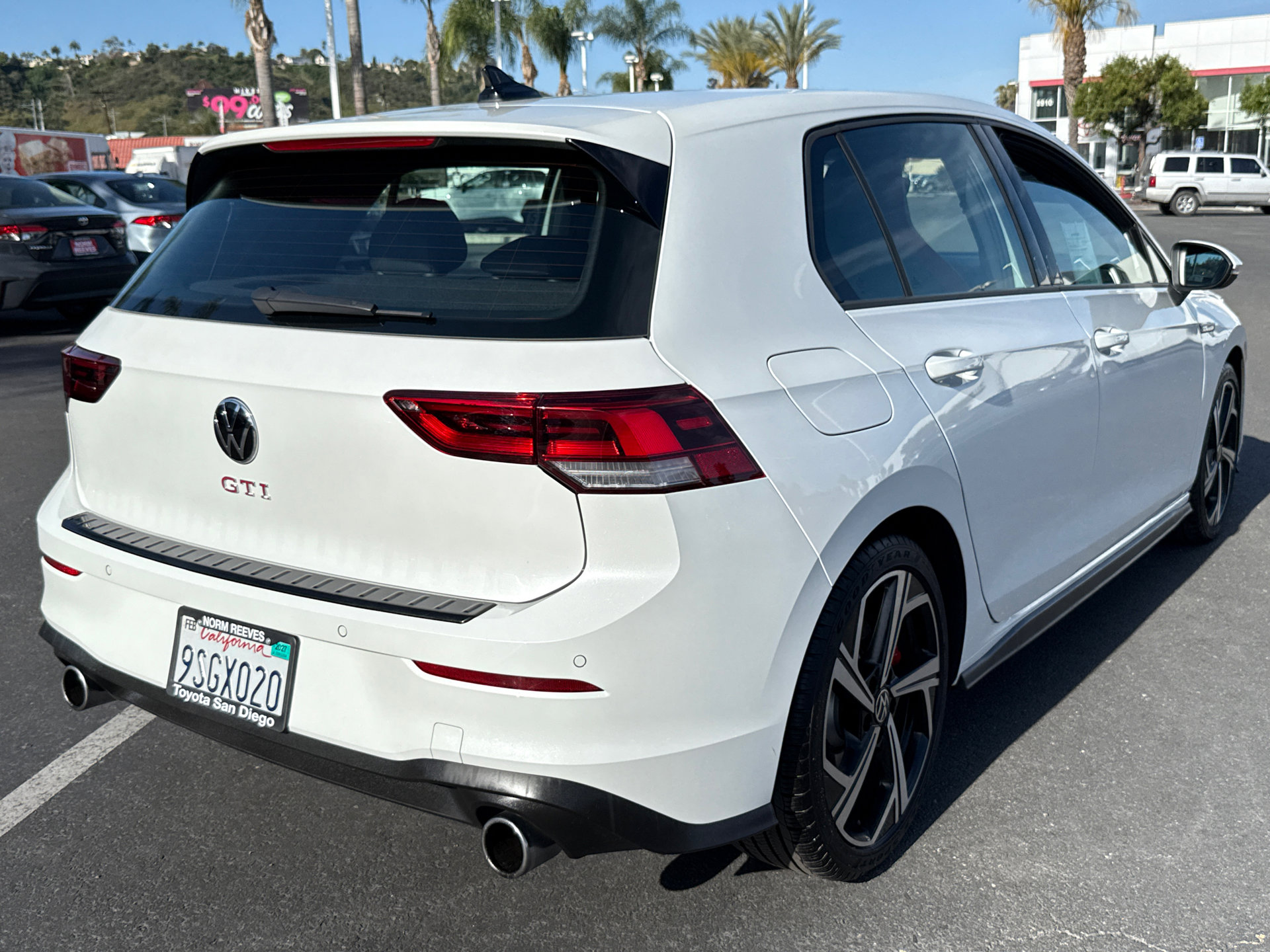Used 2024 Volkswagen GTI SE FWD image 10