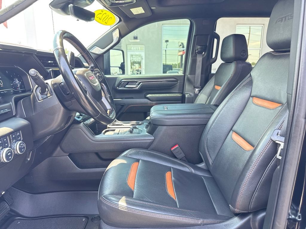Used 2025 GMC Sierra 2500 AT4 w/ AT4 Premium Plus Package AWD/4WD image 9