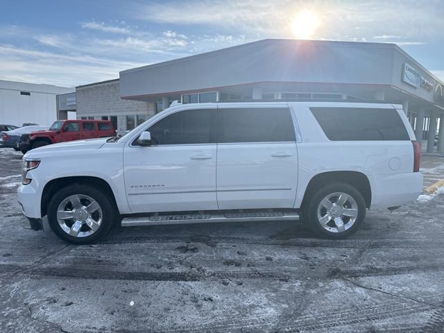 Used 2019 Chevrolet Suburban LT w/ LT Signature Package image 6
