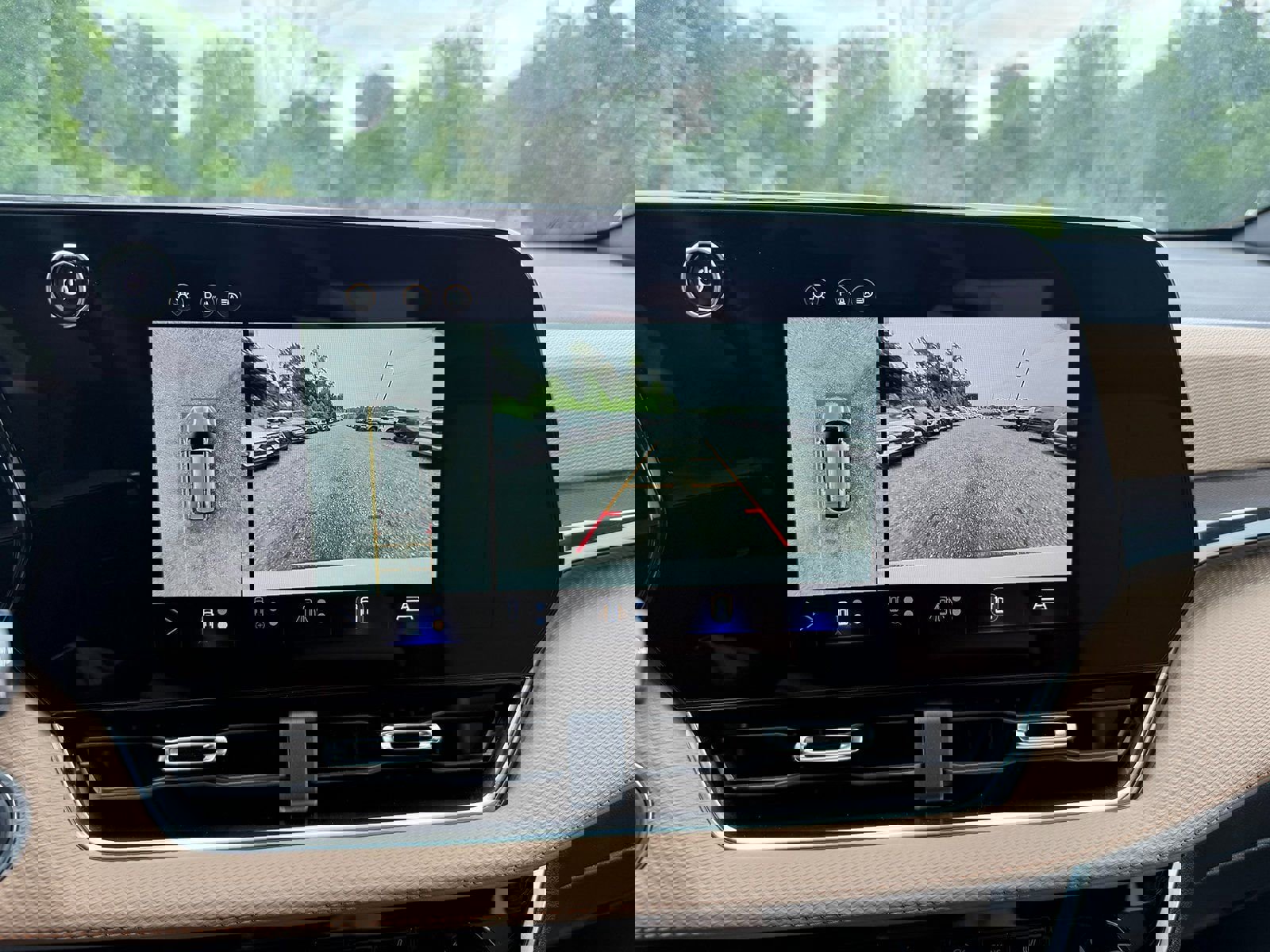 New 2025 Chevrolet Equinox ACTIV w/ Safety and Technology Package image 14