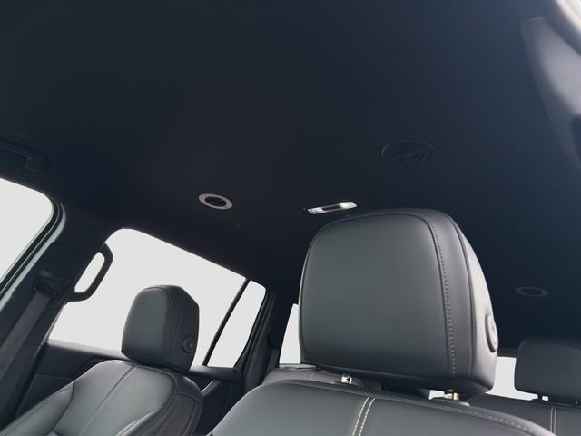 Used 2024 GMC Acadia Elevation FWD image 23