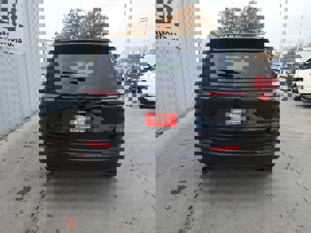 New 2025 Jeep Grand Cherokee Limited w/ Black Appearance Package image 23