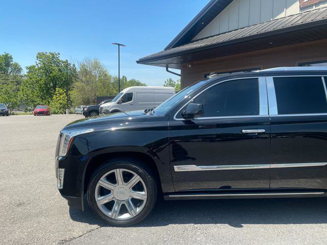 Used 2015 Cadillac Escalade Premium AWD/4WD image 2