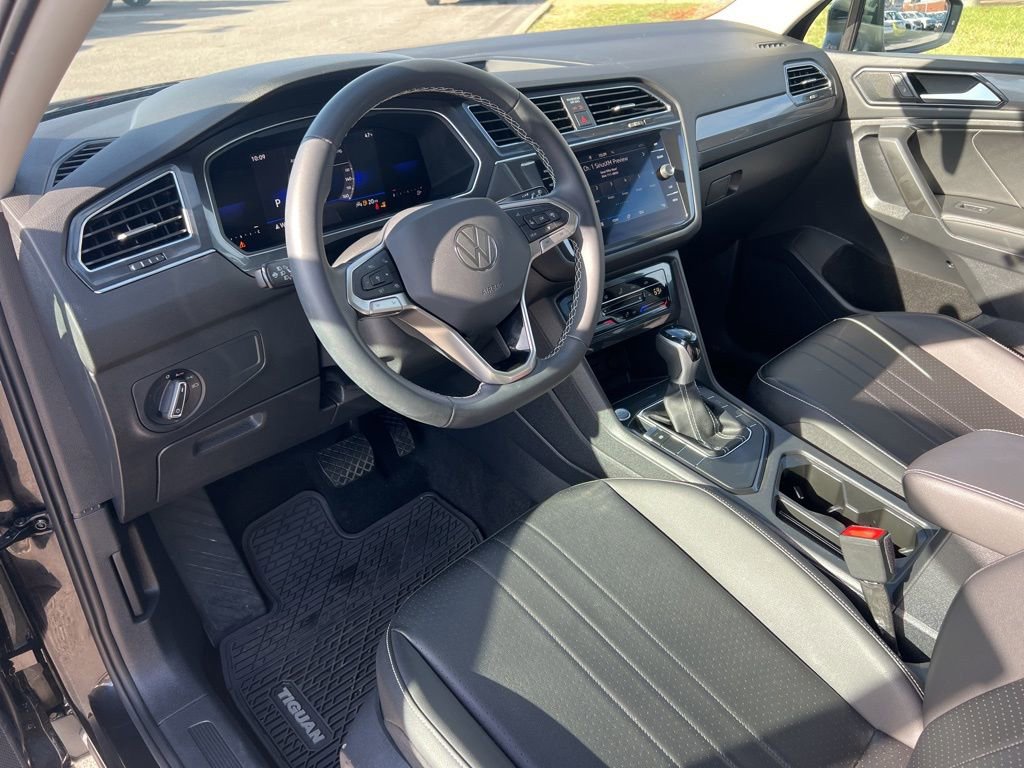 Used 2022 Volkswagen Tiguan SE image 14