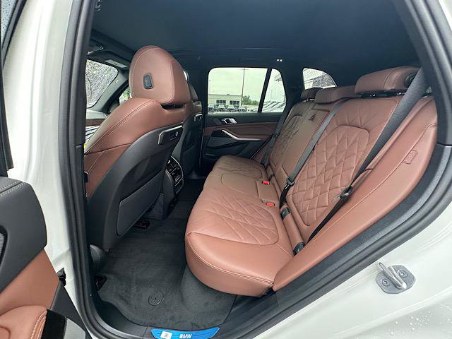 New 2026 BMW X5 xDrive40i w/ Premium Package AWD/4WD image 5