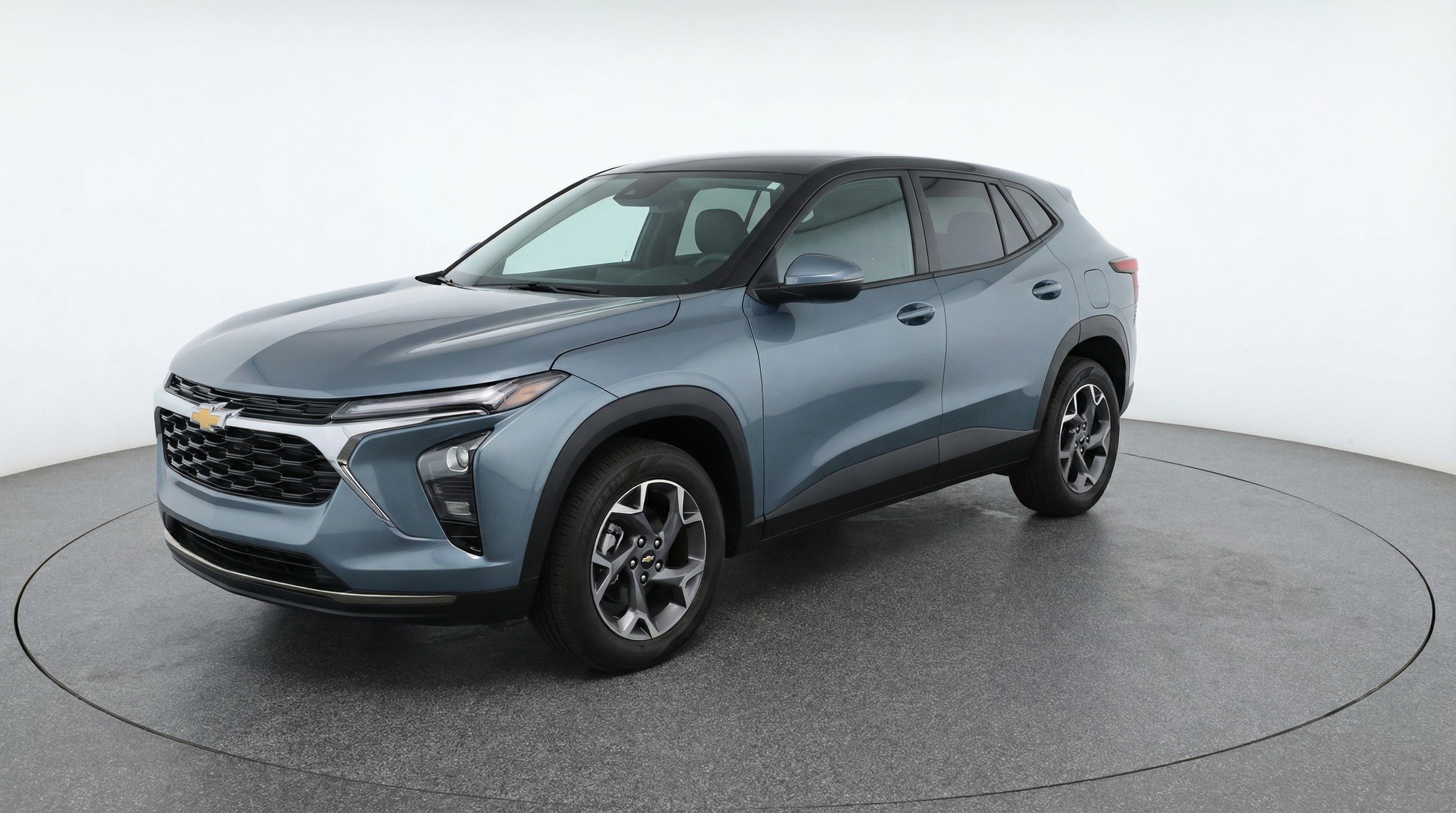 Used 2025 Chevrolet Trax LT image 3