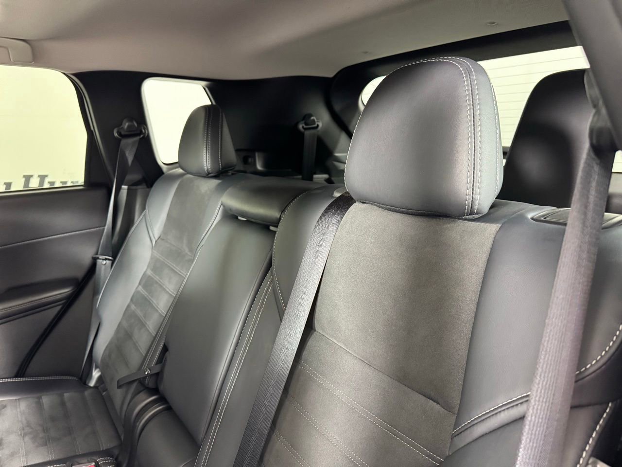 Used 2025 Mitsubishi Outlander SE FWD image 31