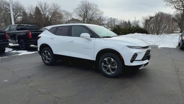 Certified 2025 Chevrolet Blazer LT AWD/4WD image 2