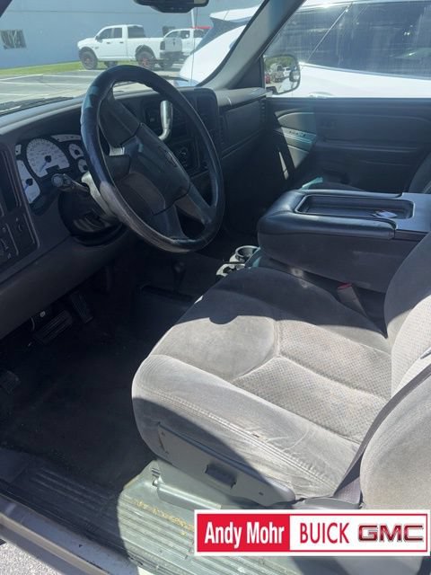 Used 2005 Chevrolet Silverado 1500 LS w/ Light Duty Power Package AWD/4WD image 7