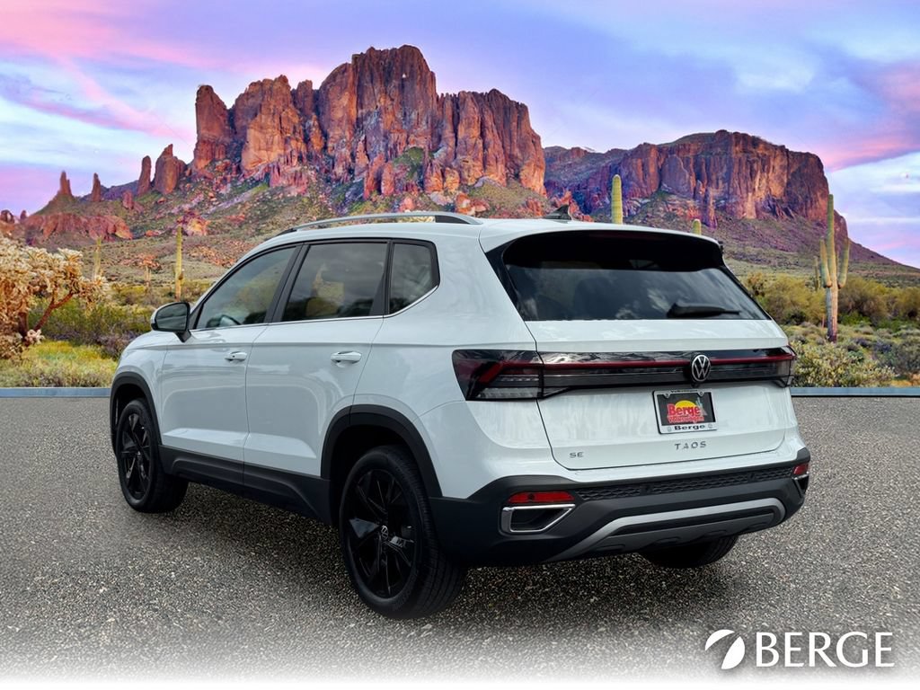 New 2026 Volkswagen Taos SE FWD image 4